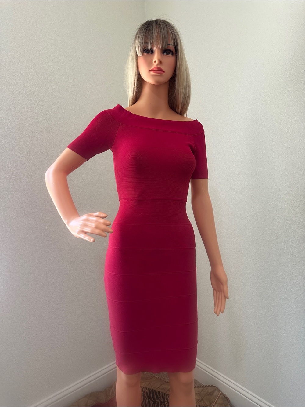 BCBGMaxAzria Off-Shoulder Midi Dress in Burgundy-red slim fit sexy & subtle